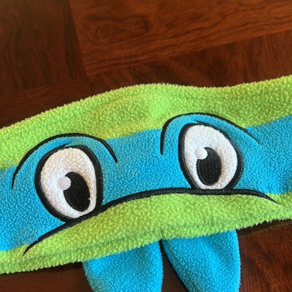 CozyPhones Teenage Mutant Ninja Turtles Leonardo Fleece Headband - Picture 8 of 8
